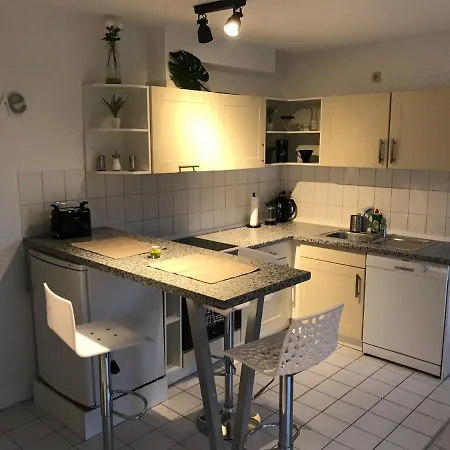 Stadtwohnung Im Zentrum Mit 24-7 Self Check-in, Wlan & Smart Tv * كيل